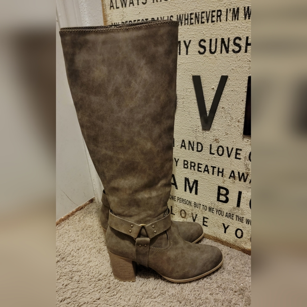 Duce boots size 7.5
